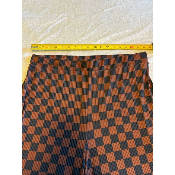 LALA original size 2X Lex ribbed checkerboard playsuit in black k and mocha plus - Picture 10 of 13